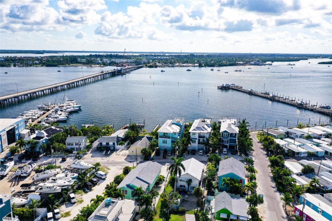 308 2nd Street N, Unit 201, Bradenton Beach, FL 34217 Photo