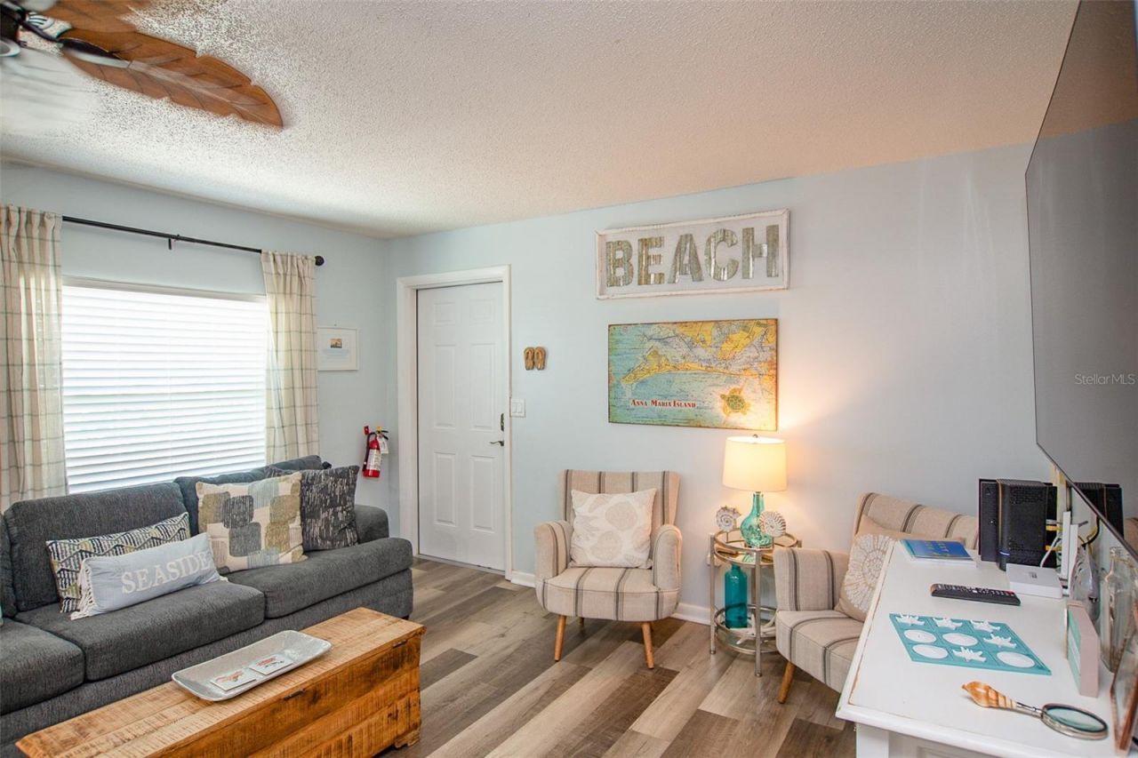 308 2nd Street N, Unit 201, Bradenton Beach, FL 34217 Photo