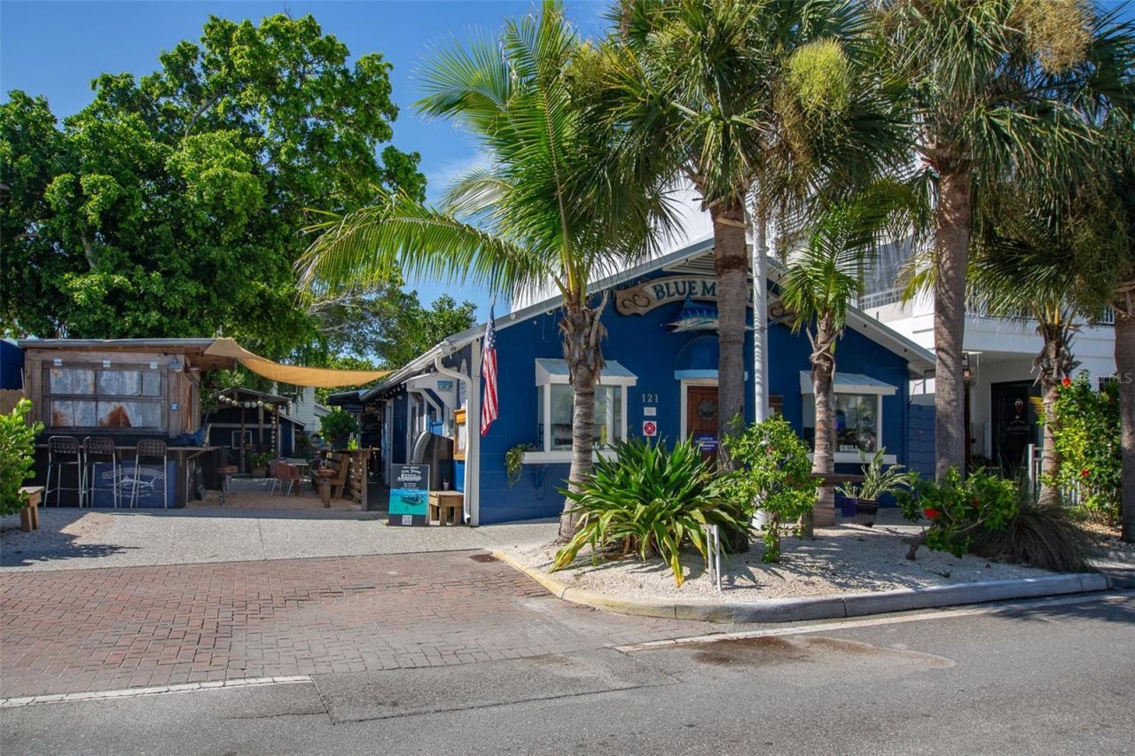 308 2nd Street N, Unit 201, Bradenton Beach, FL 34217 Photo