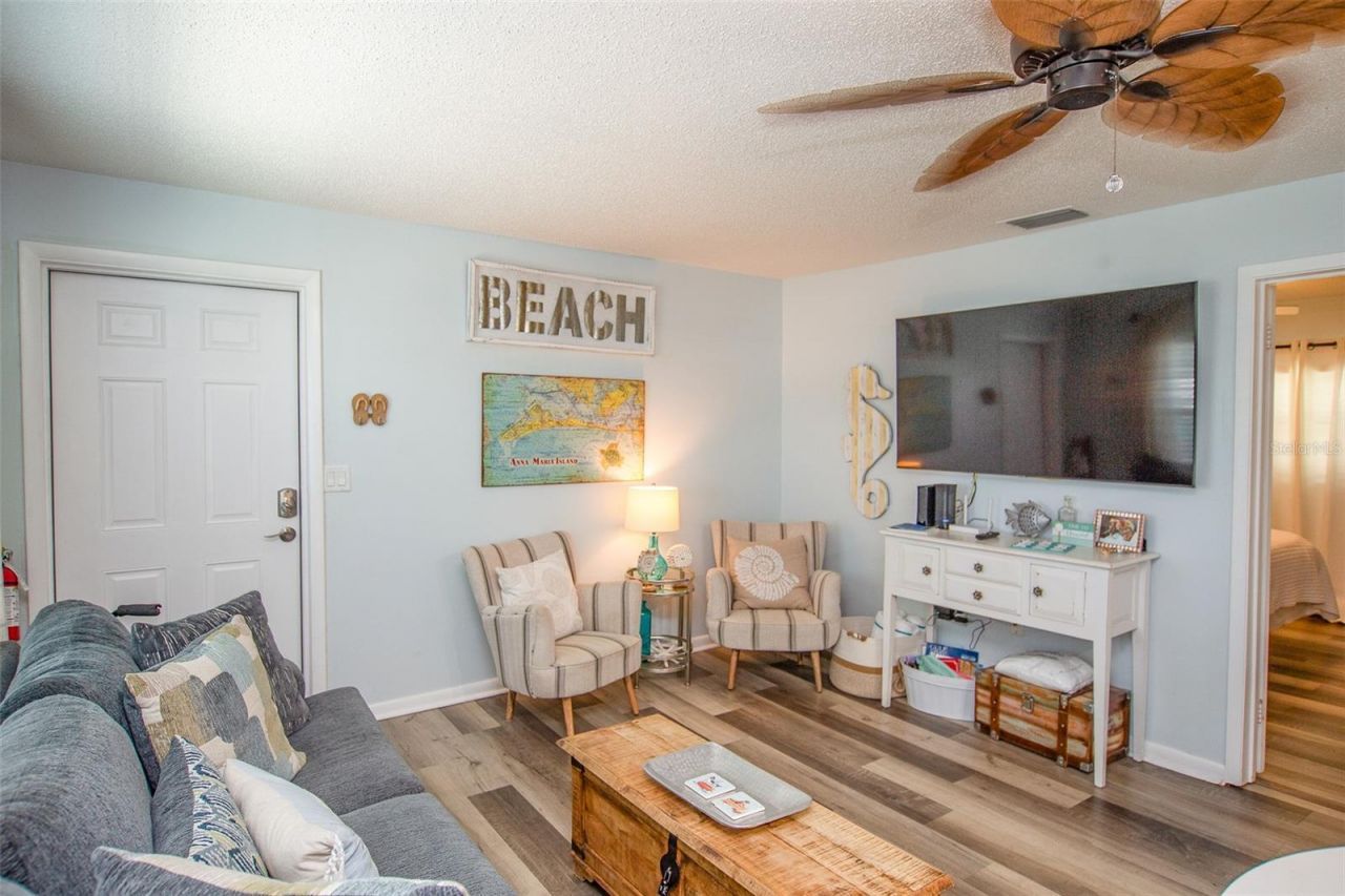 308 2nd Street N, Unit 201, Bradenton Beach, FL 34217 Photo