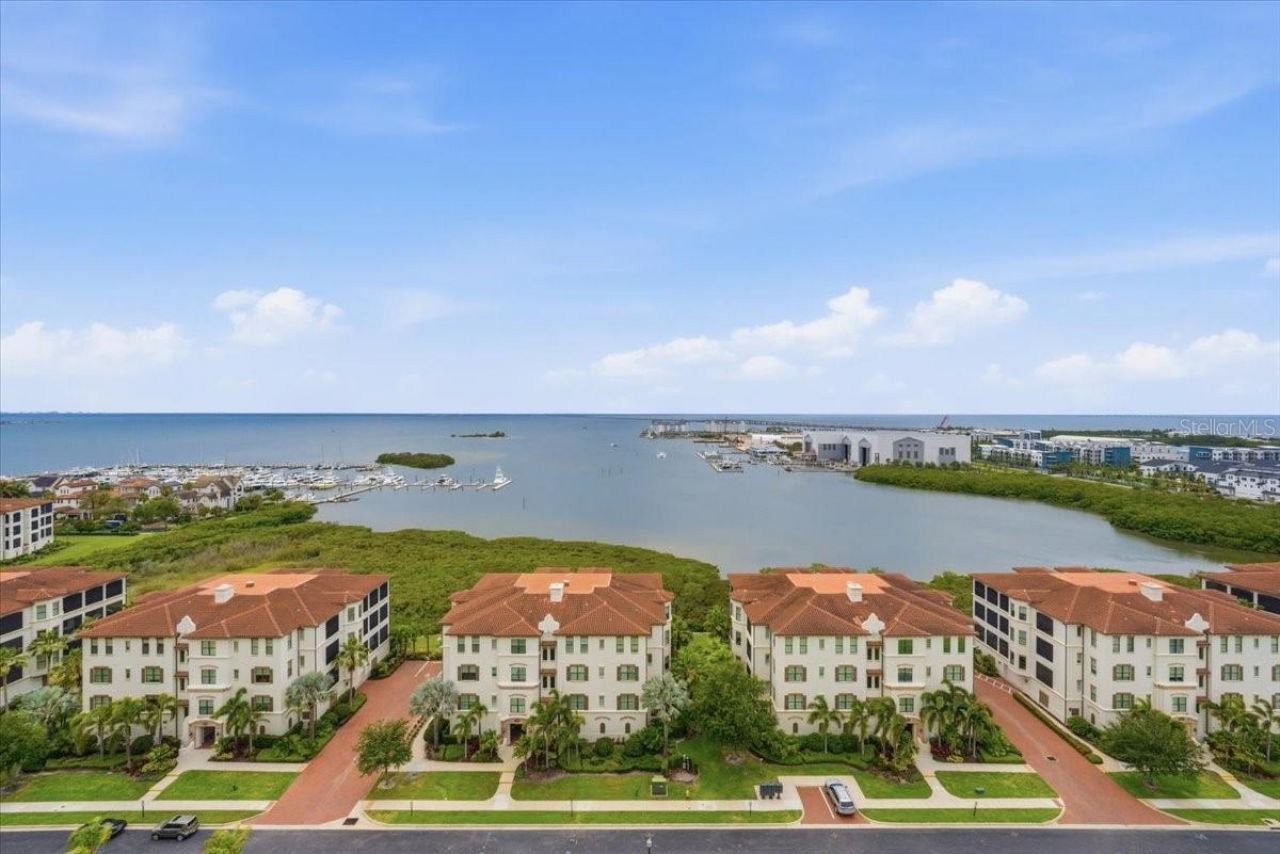 5713 Bowen Daniel Drive, Unit 1402, Tampa, FL 33616 Photo