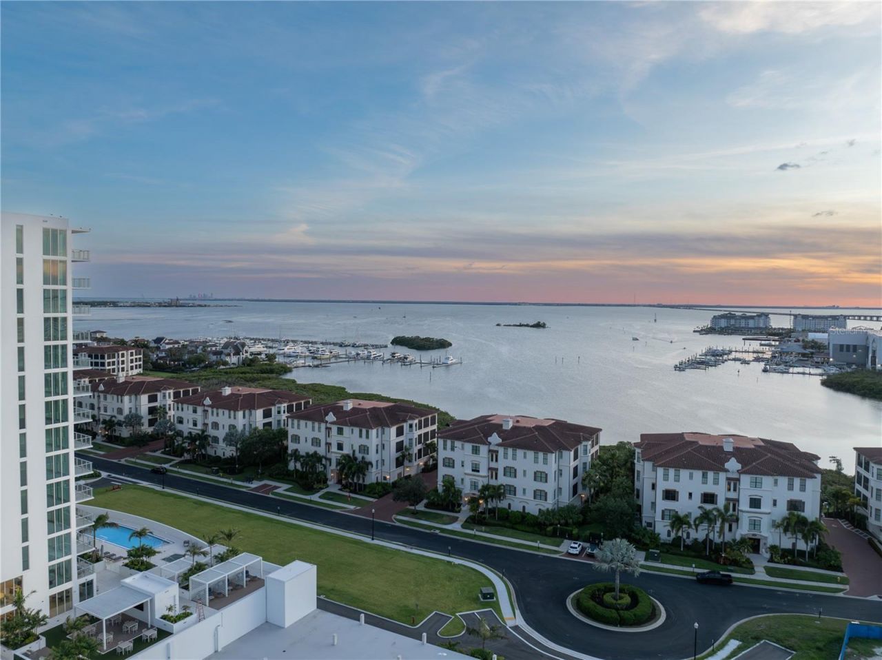 5713 Bowen Daniel Drive, Unit 901, Tampa, FL 33616 Photo