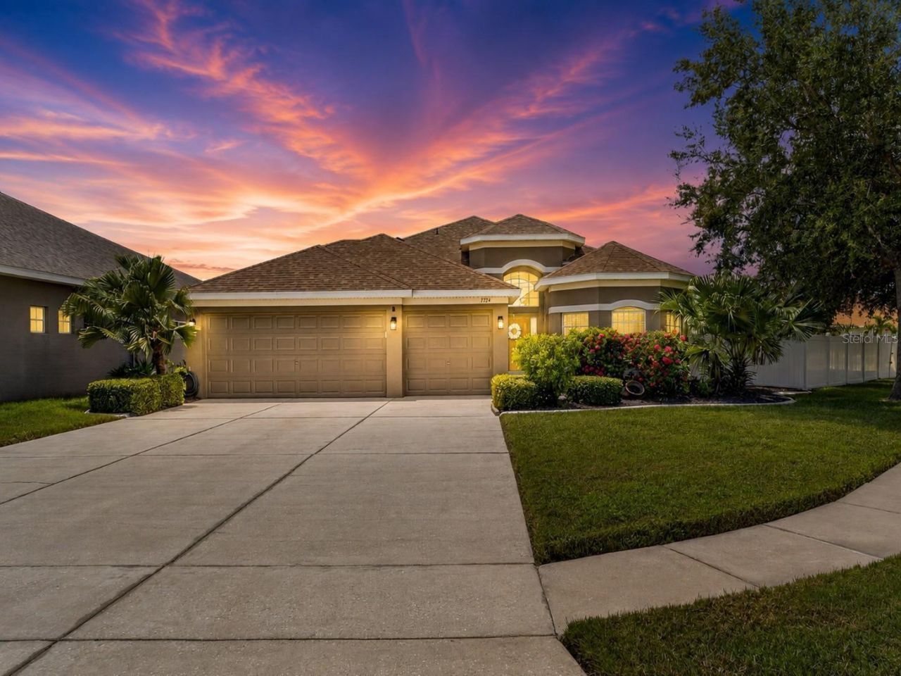 1724 Mira Lago Circle , Ruskin, FL 33570 Main Photo