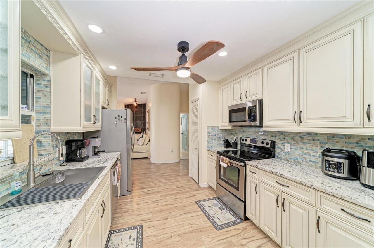 6519 28th Avenue E, Bradenton, FL 34208 Photo