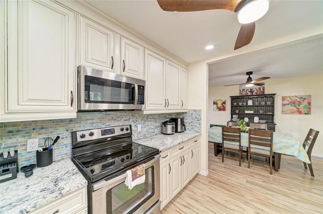 6519 28th Avenue E, Bradenton, FL 34208 Photo