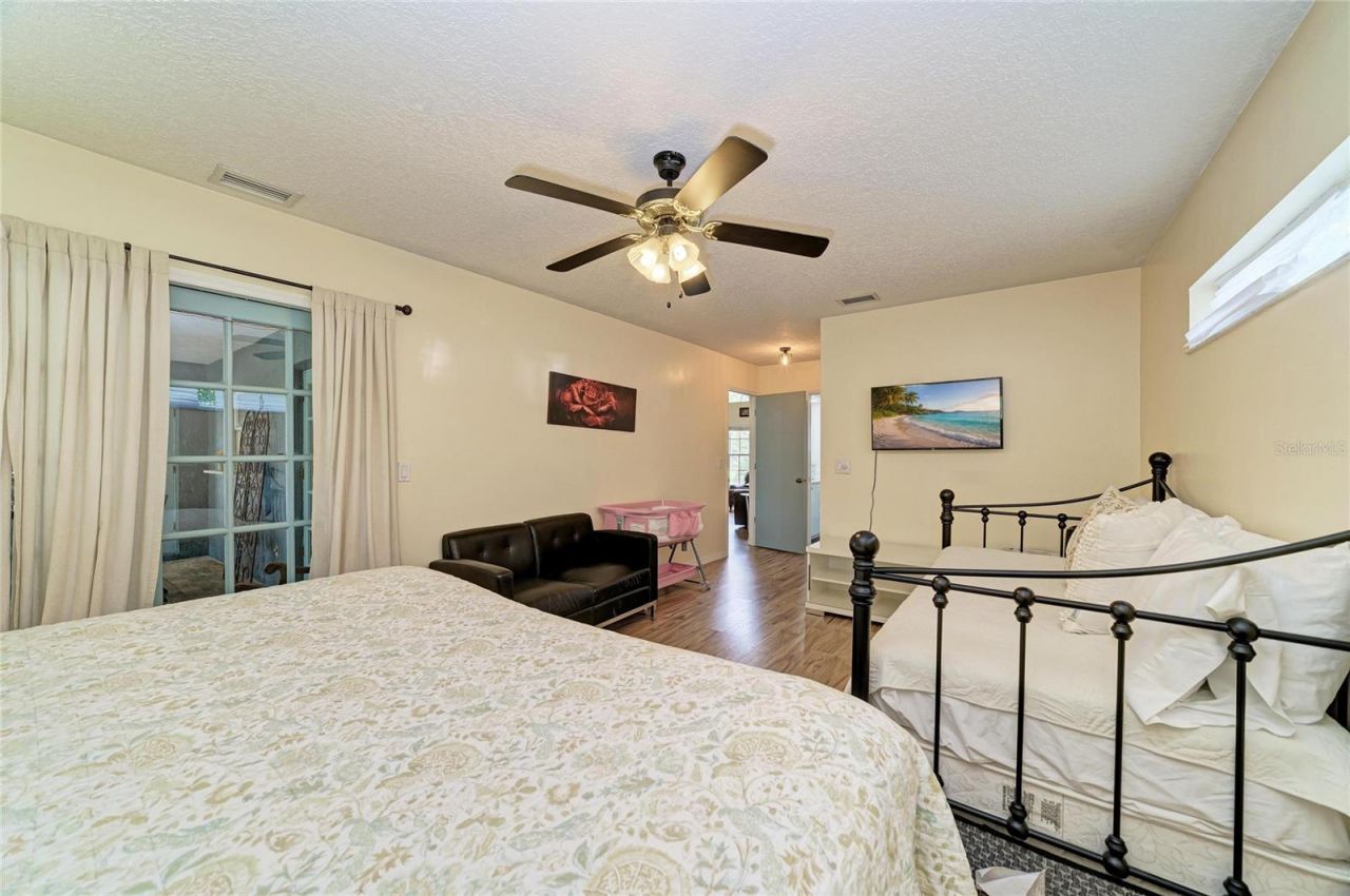 6519 28th Avenue E, Bradenton, FL 34208 Photo