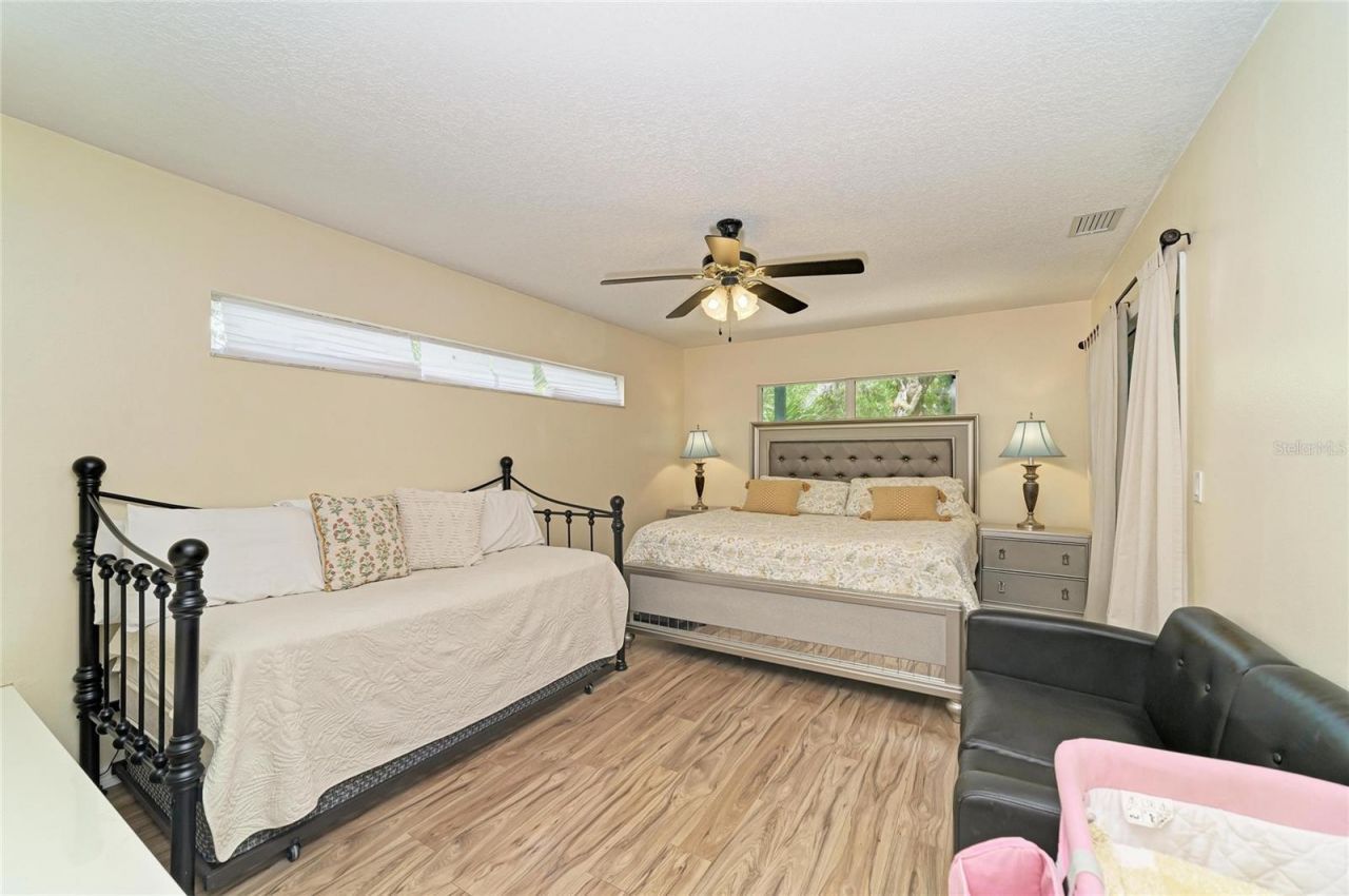 6519 28th Avenue E, Bradenton, FL 34208 Photo