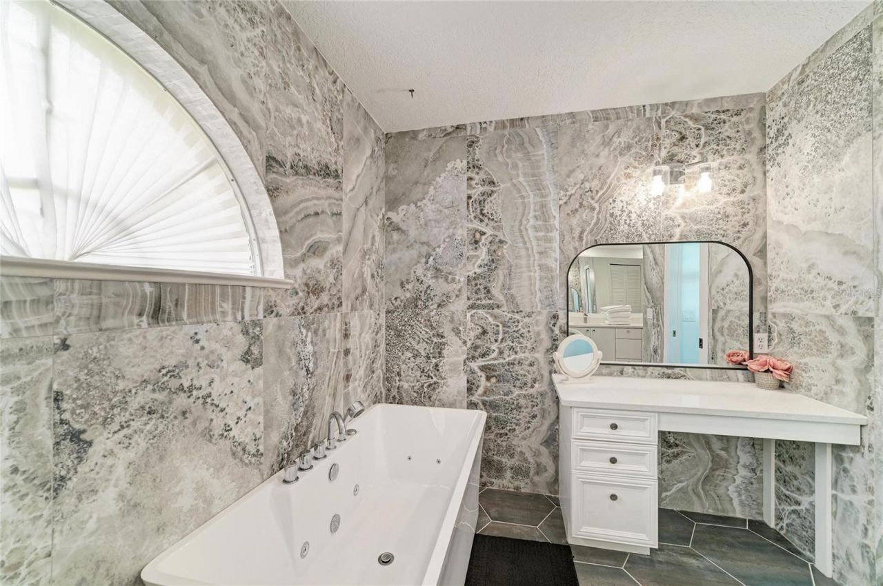 6519 28th Avenue E, Bradenton, FL 34208 Photo
