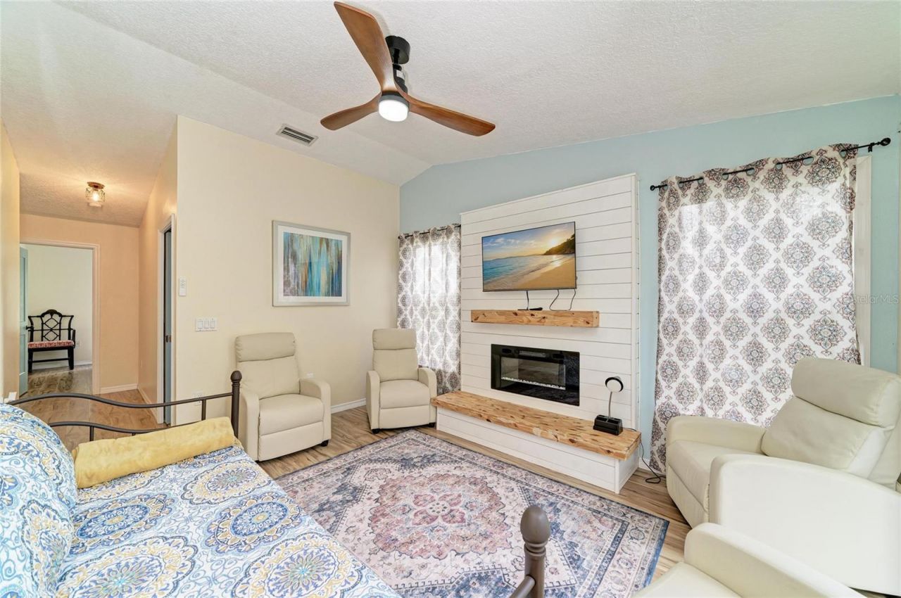 6519 28th Avenue E, Bradenton, FL 34208 Photo