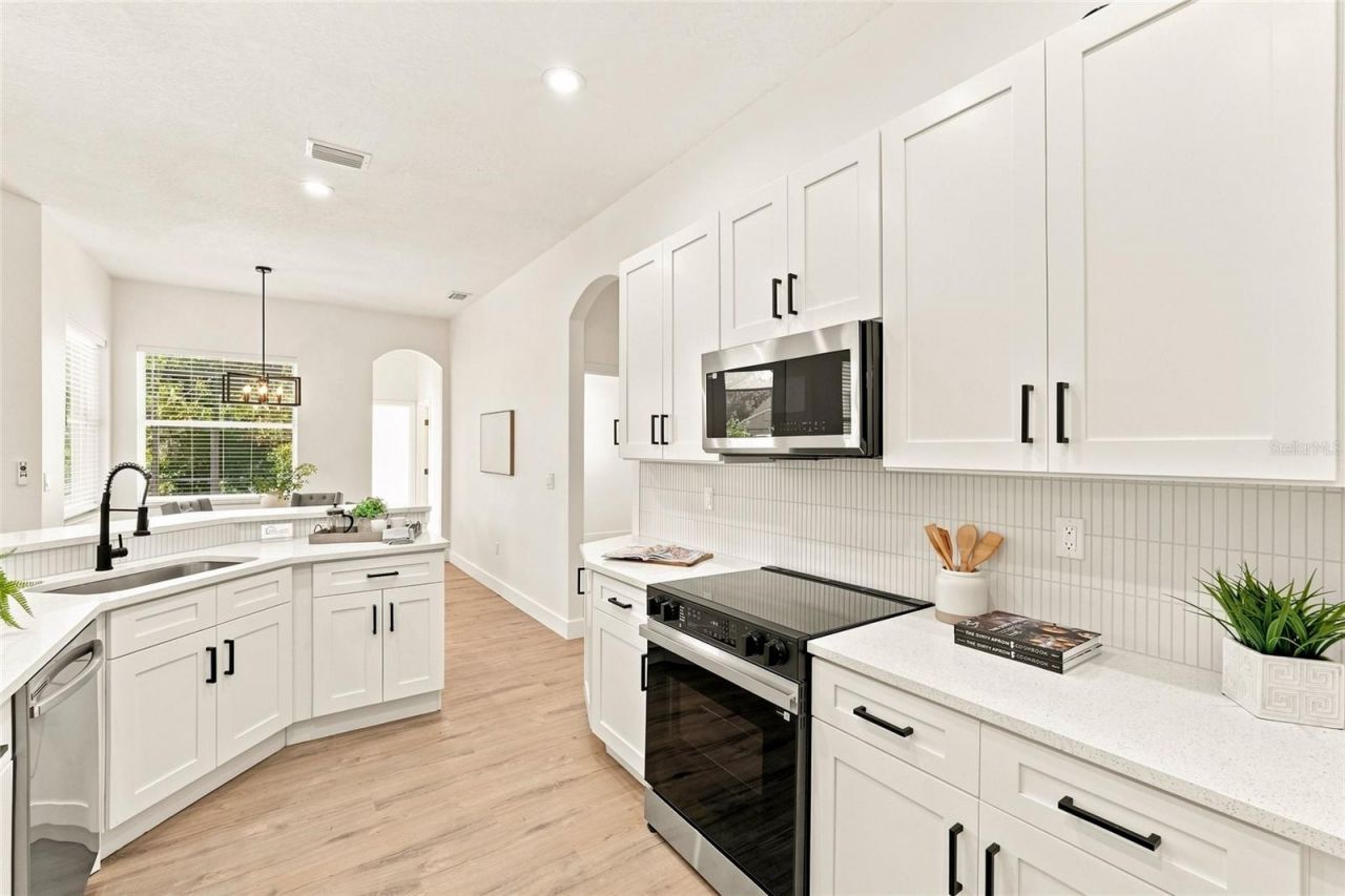 1447 Crazy Horse Drive, Lutz, FL 33559 Photo