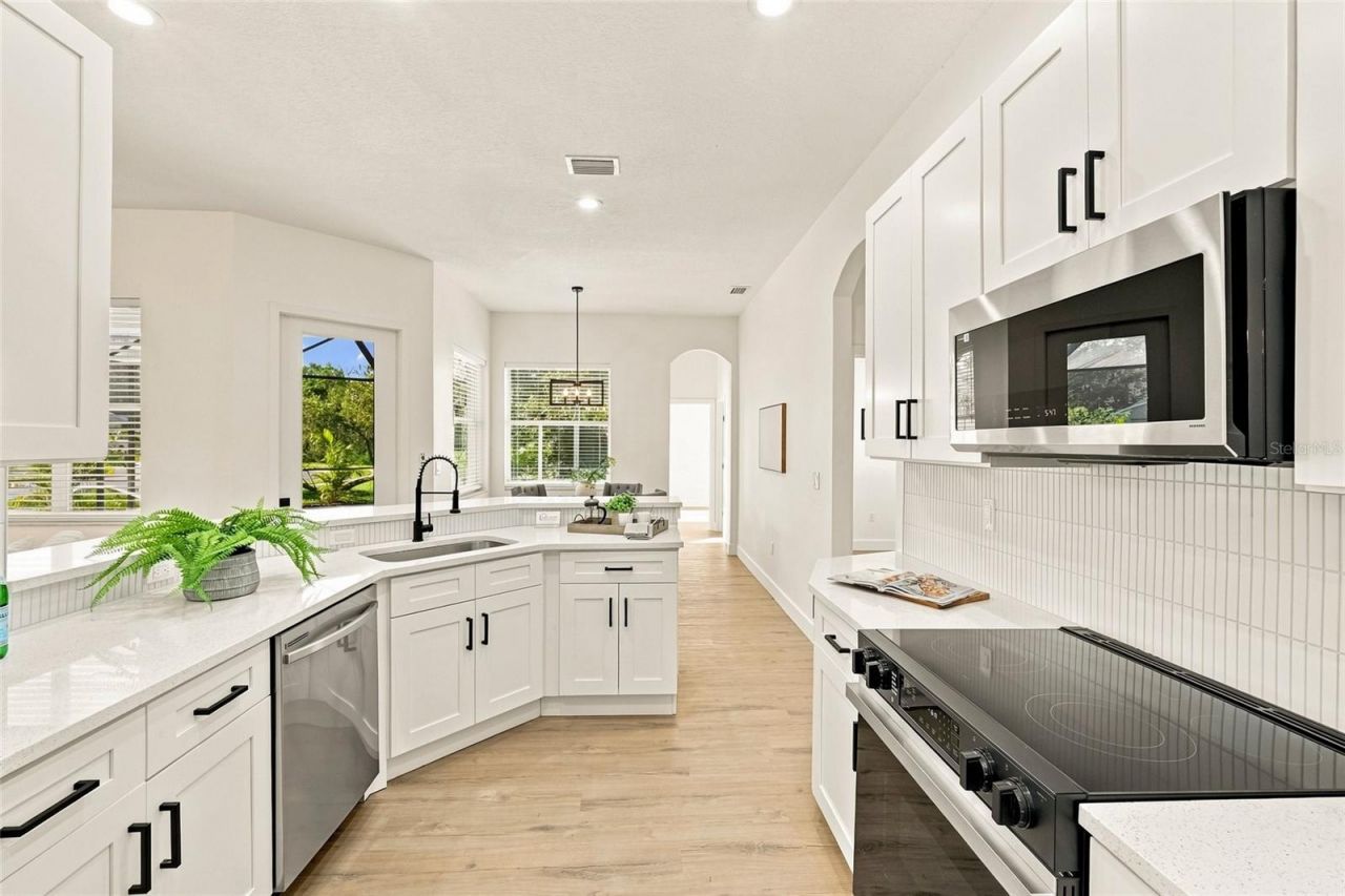 1447 Crazy Horse Drive, Lutz, FL 33559 Photo