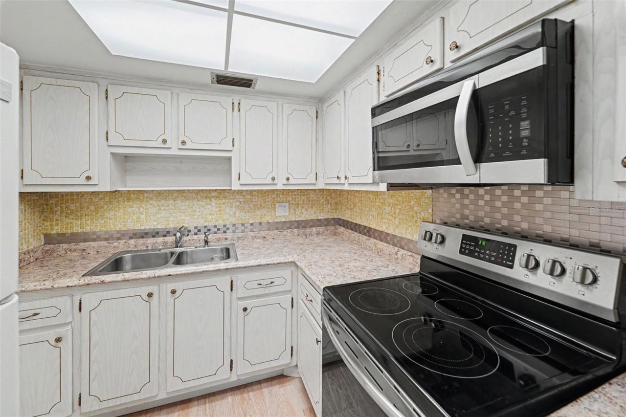 951 79th Avenue N, Unit APT 322, Saint Petersburg, FL 33702 Photo