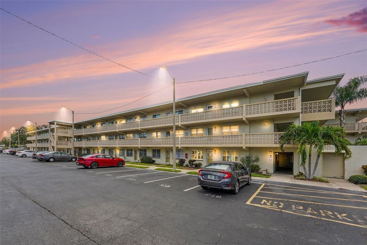 951 79th Avenue N, Unit APT 322, Saint Petersburg, FL 33702 Photo