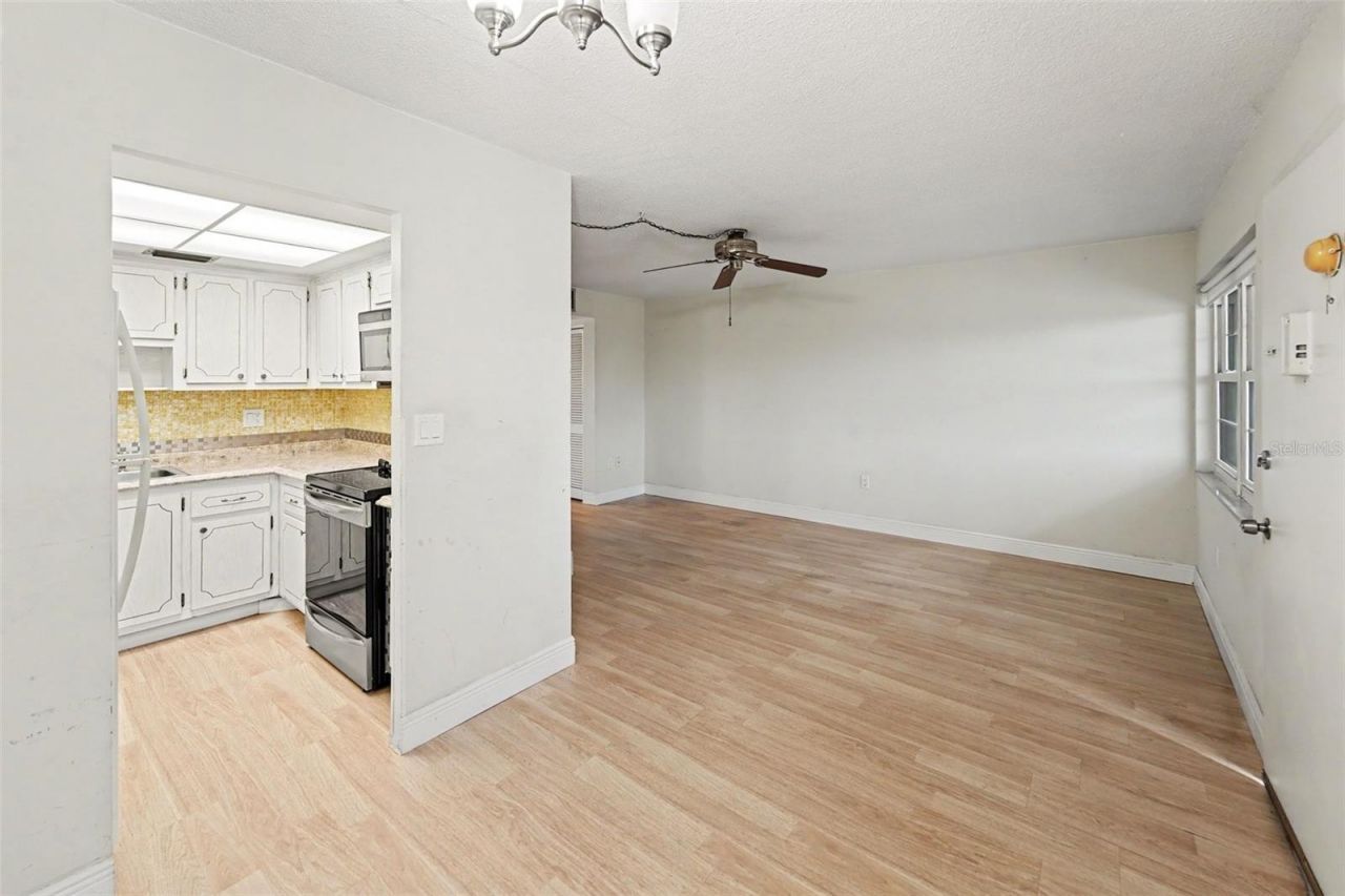 951 79th Avenue N, Unit APT 322, Saint Petersburg, FL 33702 Photo