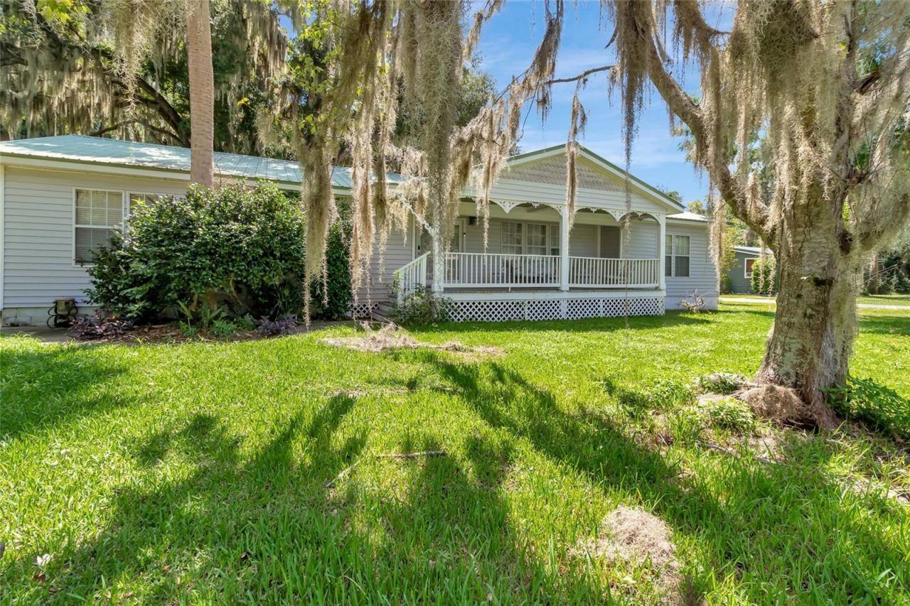20361 1st Street , Mc Intosh, FL 32664 Photo
