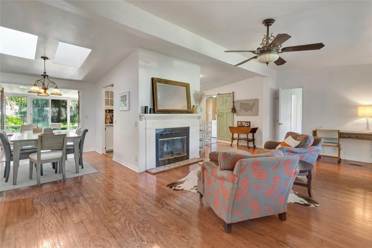 20361 1st Street , Mc Intosh, FL 32664 Photo