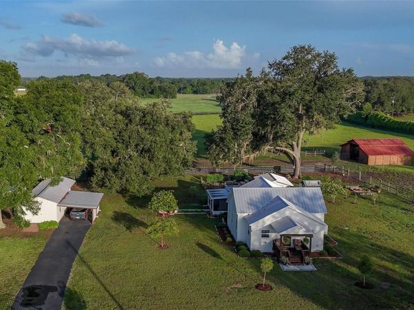 2242 CR 543 , SUMTERVILLE, FL 33585
