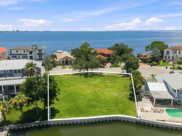 5833 MARINER STREET , TAMPA, FL 33609