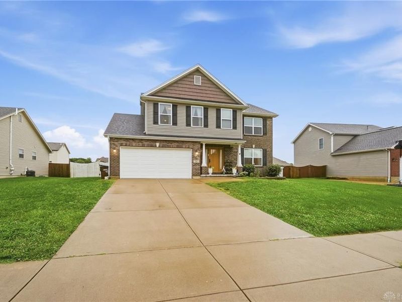 254 Auburn Meadows Court, Carlisle, OH 45005 Photo 3