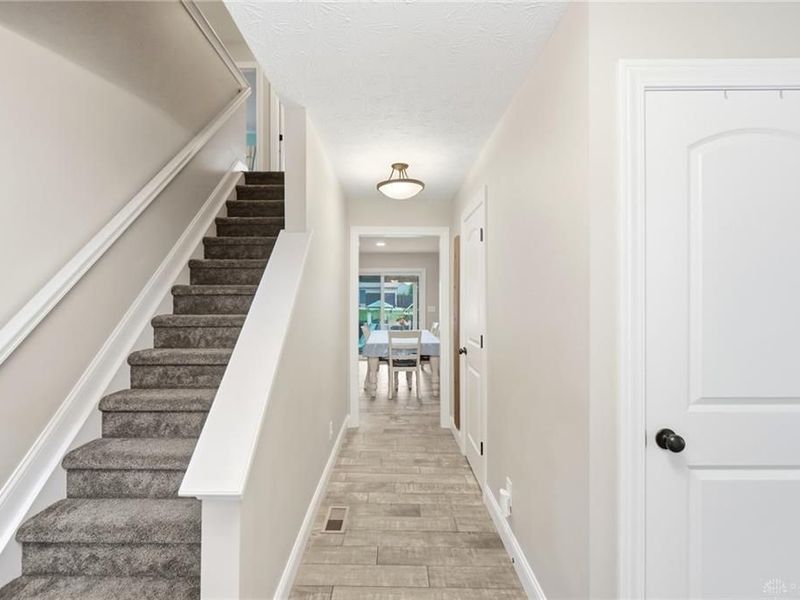 254 Auburn Meadows Court, Carlisle, OH 45005 Photo 8