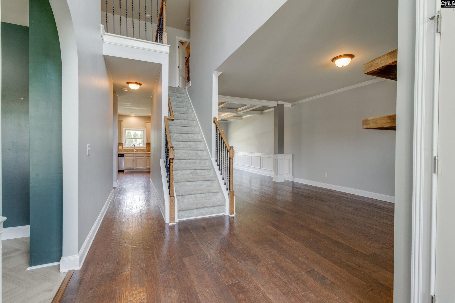 168 Flagstone Way Photo 6