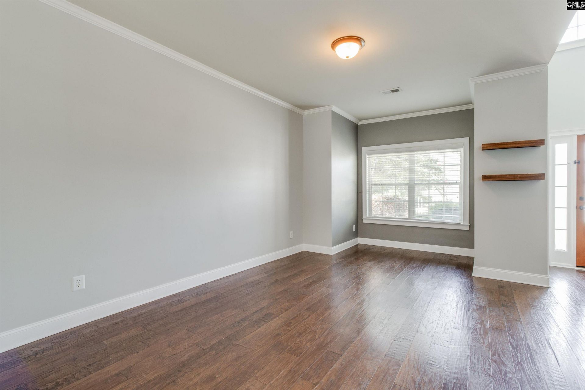 168 Flagstone Way Photo 9