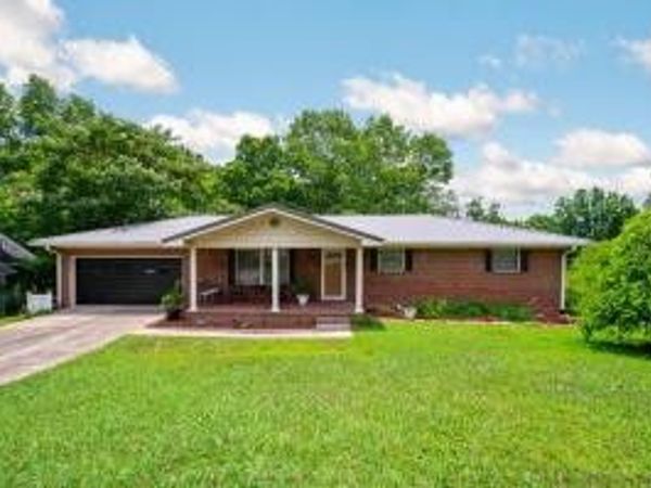 218 Alpine Dr , Rossville, GA 30741