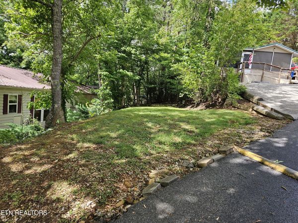417 Mountain Thrush Drive , Townsend, TN 37882