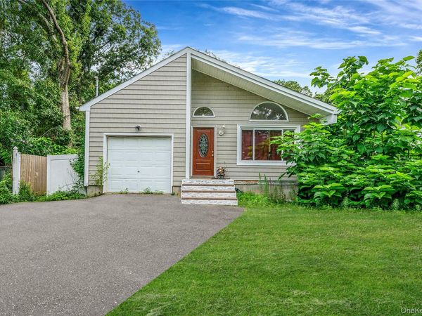 413 Glen Drive , Shirley, NY 11967