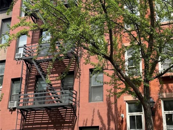 415 W 46 Street , Unit 2D, New York (Manhattan), NY 10036