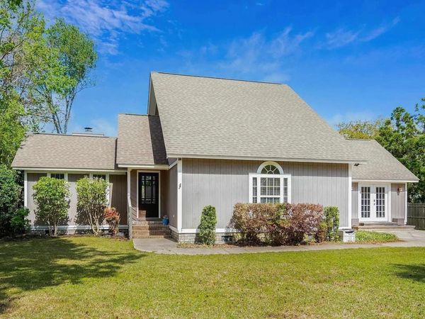 7 Pine Valley Ln., Myrtle Beach, SC 29575