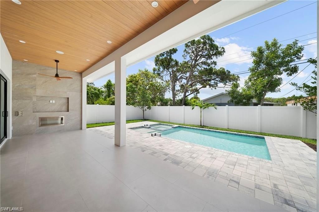 638 93rd Ave N, Naples, FL 34108 Photo