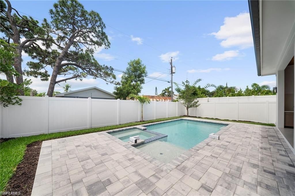 638 93rd Ave N, Naples, FL 34108 Photo