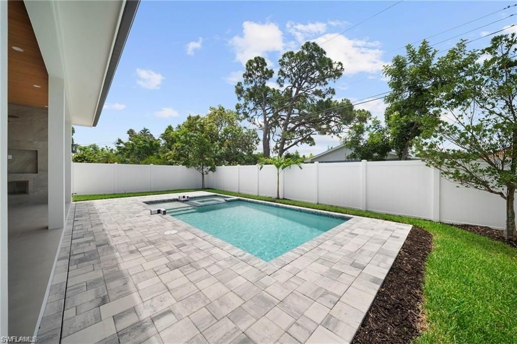 638 93rd Ave N, Naples, FL 34108 Photo
