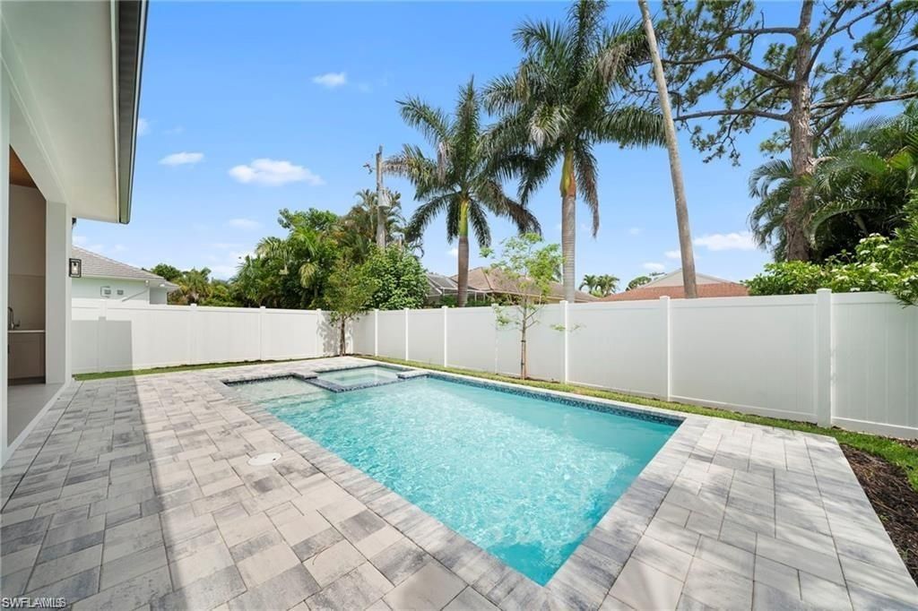 658 93rd Ave N, Naples, FL 34108 Photo