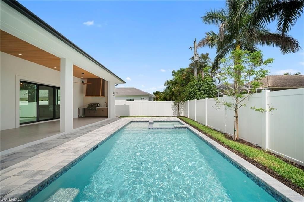 658 93rd Ave N, Naples, FL 34108 Photo
