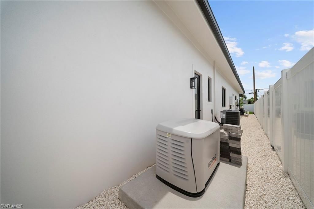 708 100th Ave N, Naples, FL 34108 Photo