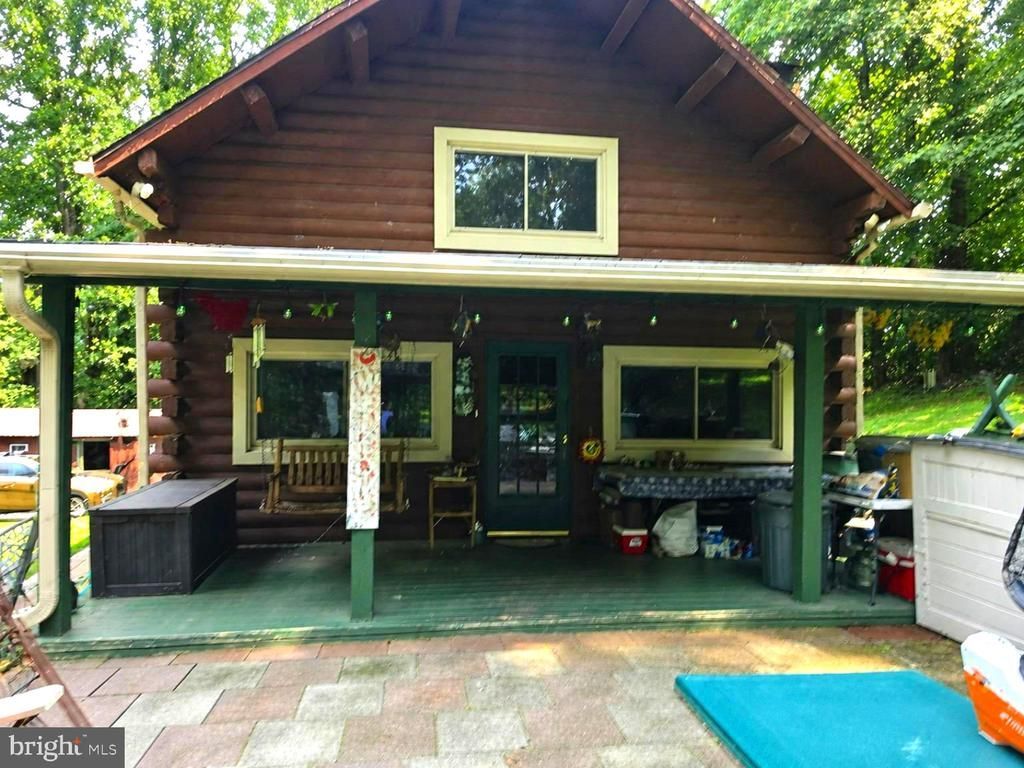 17 APPLE LANE, FLEETWOOD, PA 19522