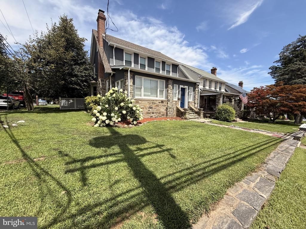300 E TOWNSHIP LINE ROAD, HAVERTOWN, PA 19083