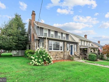 300 E TOWNSHIP LINE ROAD, HAVERTOWN, PA 19083