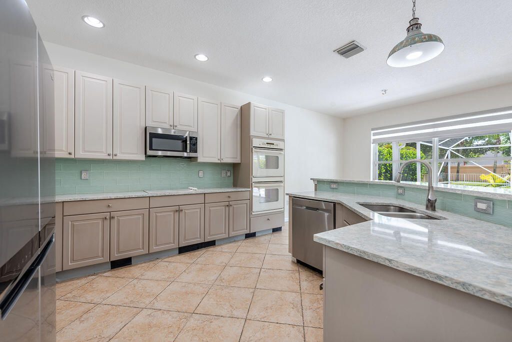 116 Bella Vista Way, Royal Palm Beach, FL 33411 Photo