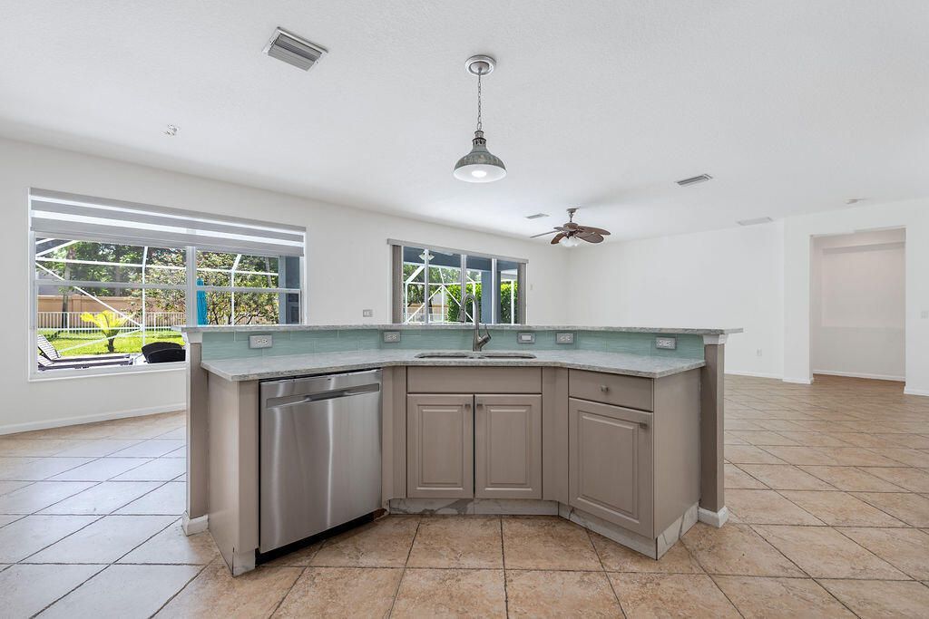 116 Bella Vista Way, Royal Palm Beach, FL 33411 Photo