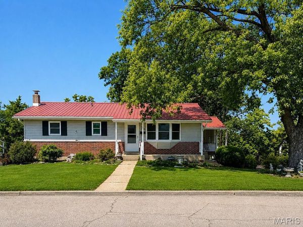 320 N 11th St, De Soto, MO 63020