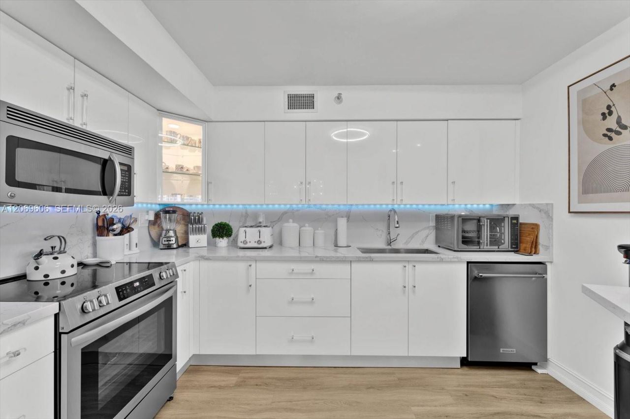 3500 Mystic Pointe Dr, Unit 2107, Aventura, FL 33180 Photo