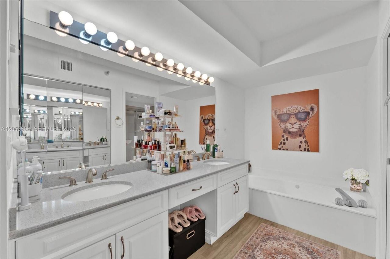 3500 Mystic Pointe Dr, Unit 2107, Aventura, FL 33180 Photo