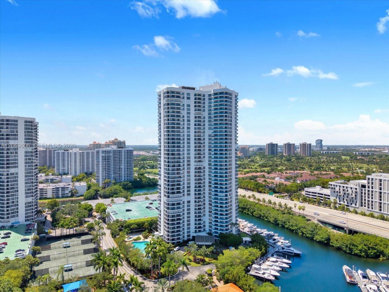 3500 Mystic Pointe Dr, Unit 2107, Aventura, FL 33180 Photo