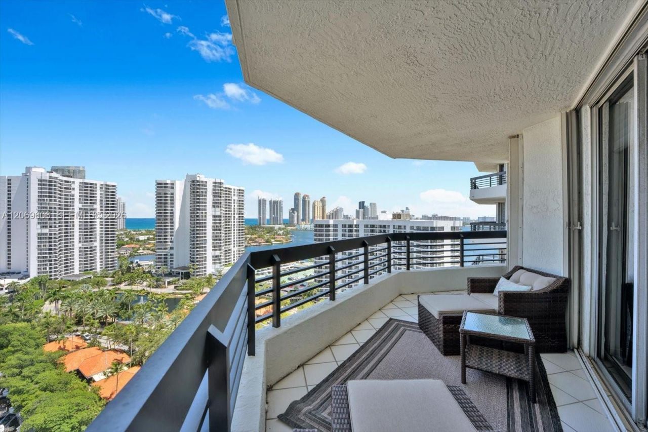 3500 Mystic Pointe Dr, Unit 2107, Aventura, FL 33180 Photo