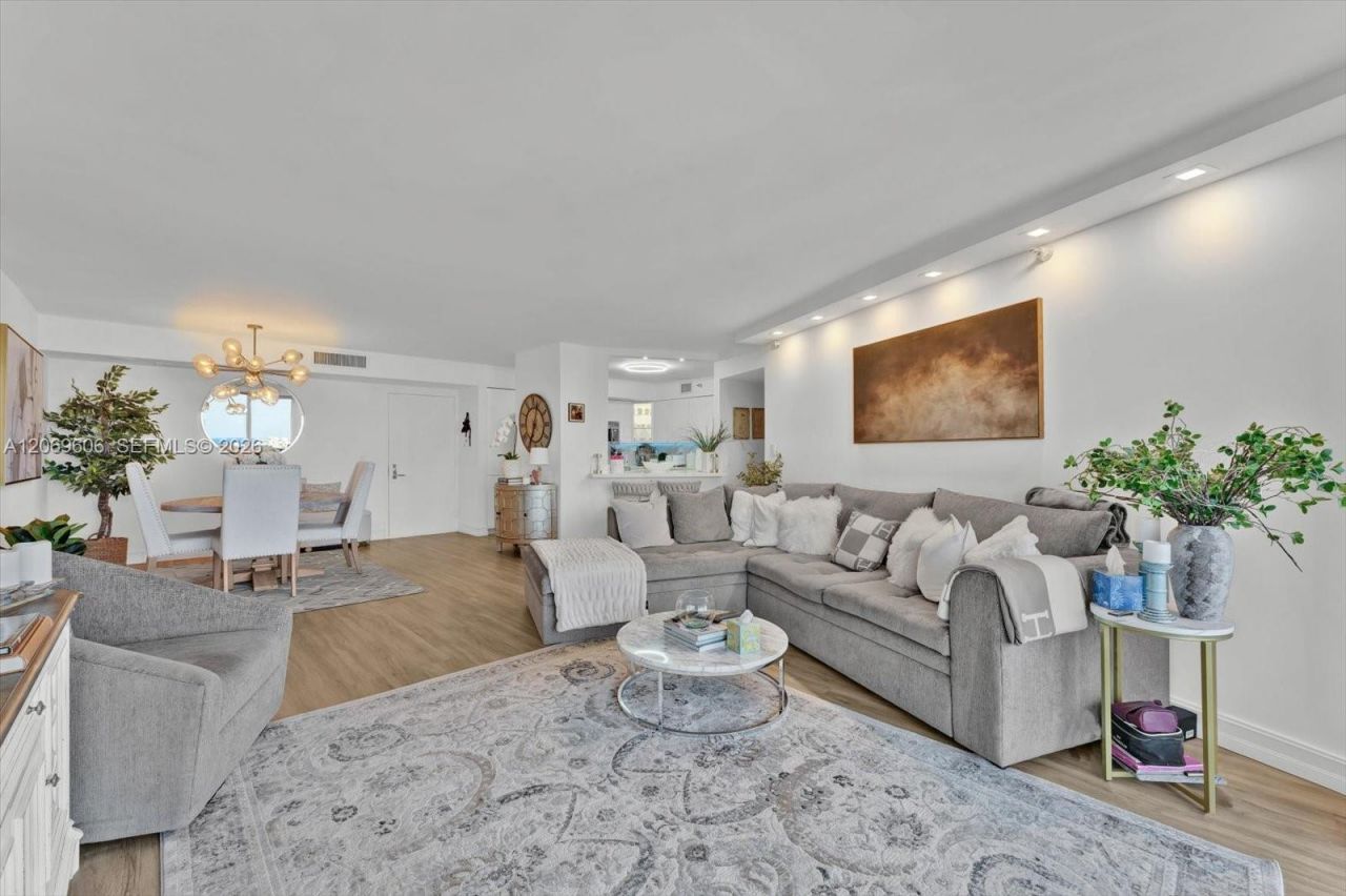 3500 Mystic Pointe Dr, Unit 2107, Aventura, FL 33180 Photo