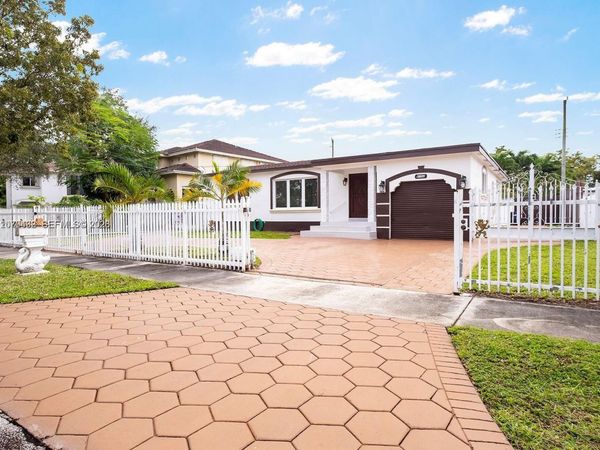 6102 SW 13th St , West Miami, FL 33144