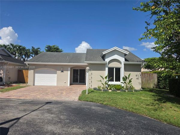 10076 NW 51st Ter , Doral, FL 33178
